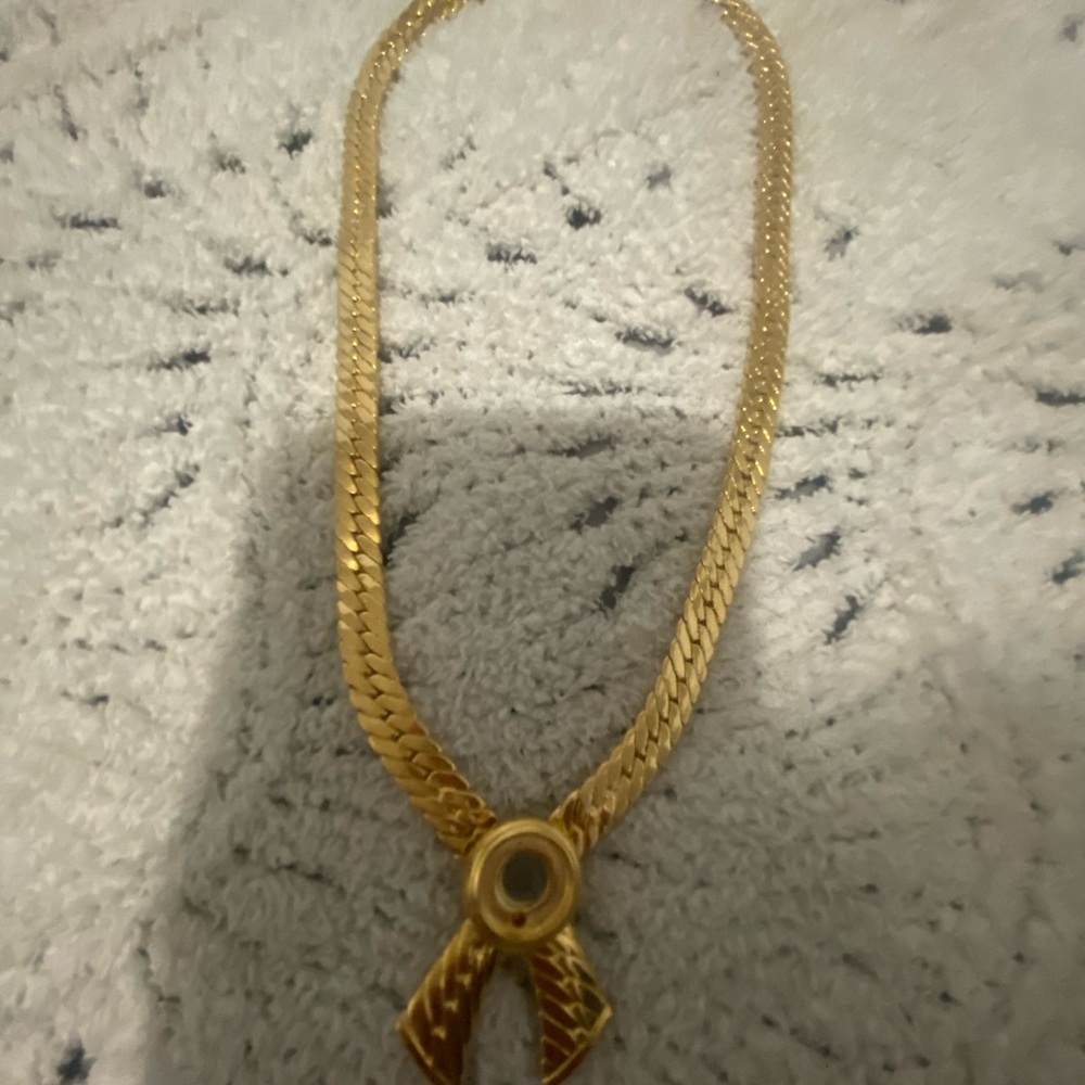 Elegant Gold Necklace